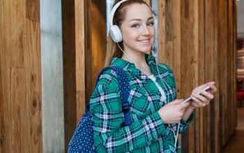 3 Best Headphones for Teenagers